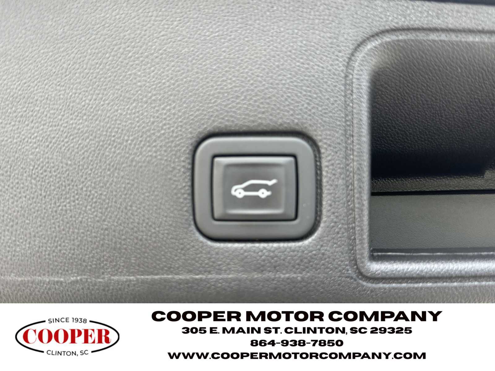Used 2024 GMC Terrain AT4 w/ Tech Package AWD/4WD image 19