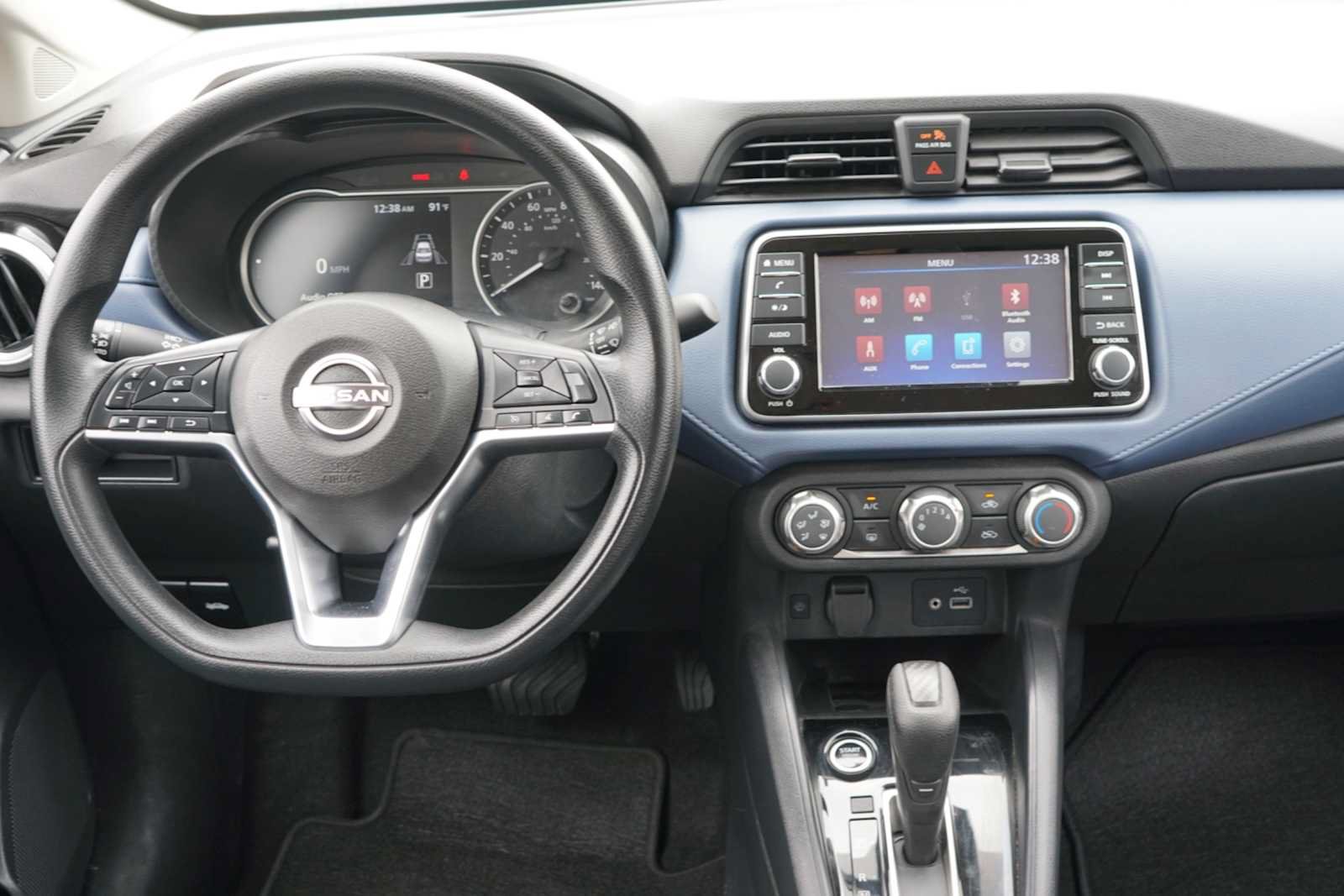 Used 2025 Nissan Versa SV FWD image 22