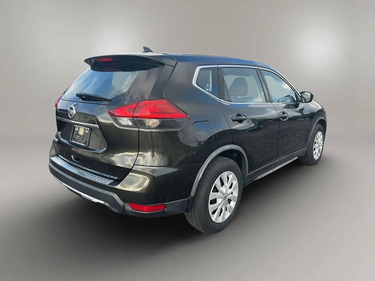 Used 2017 Nissan Rogue S FWD image 7