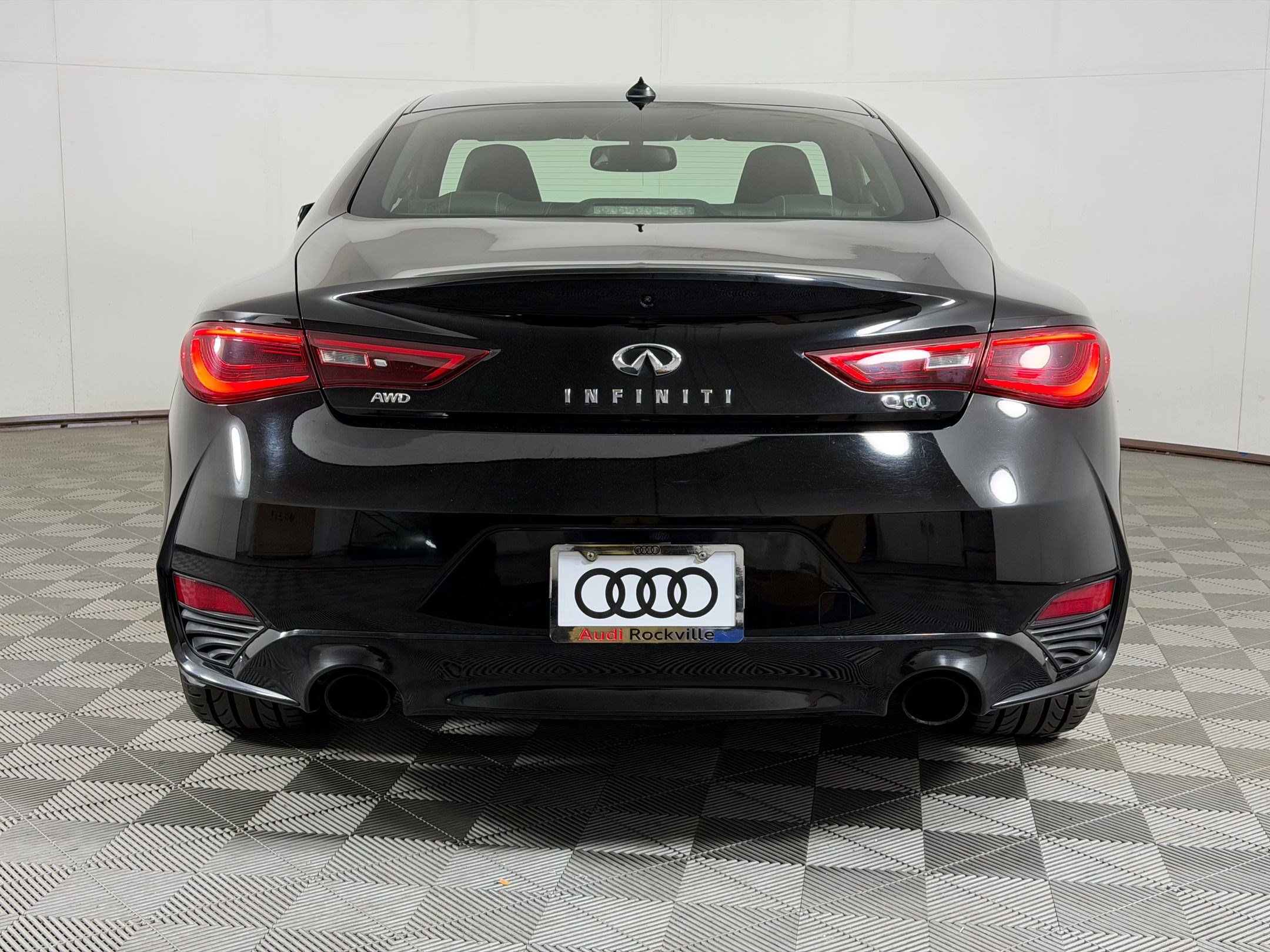 Used 2017 INFINITI Q60 3.0t w/ Premium Plus Package 3.0T AWD/4WD image 10