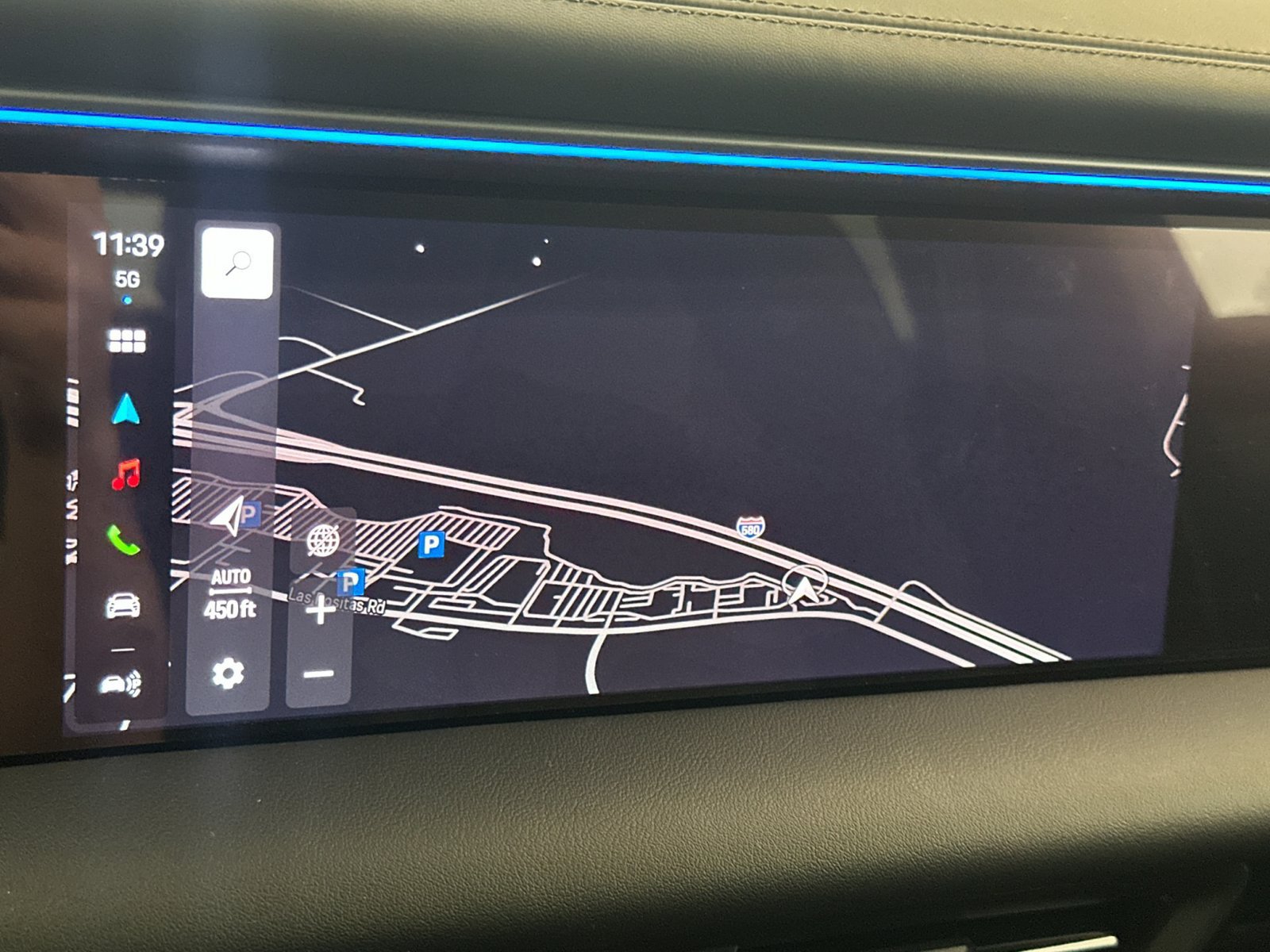 Certified 2024 Porsche Macan 4 Electric AWD/4WD image 18