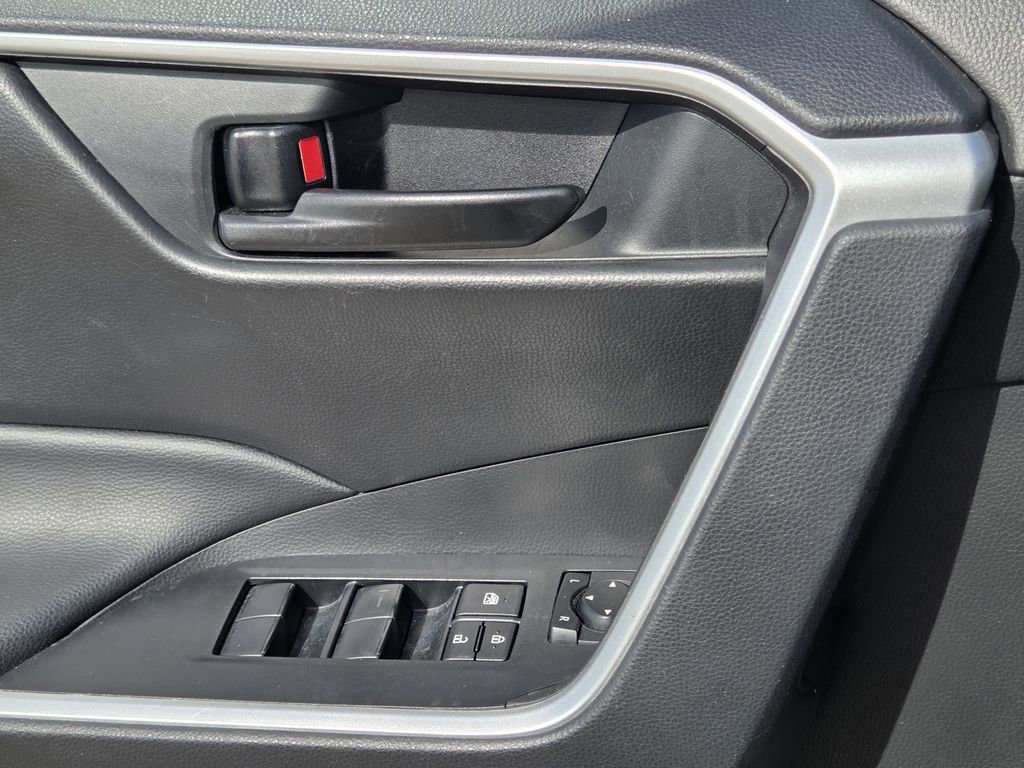 Used 2023 Toyota RAV4 LE image 16