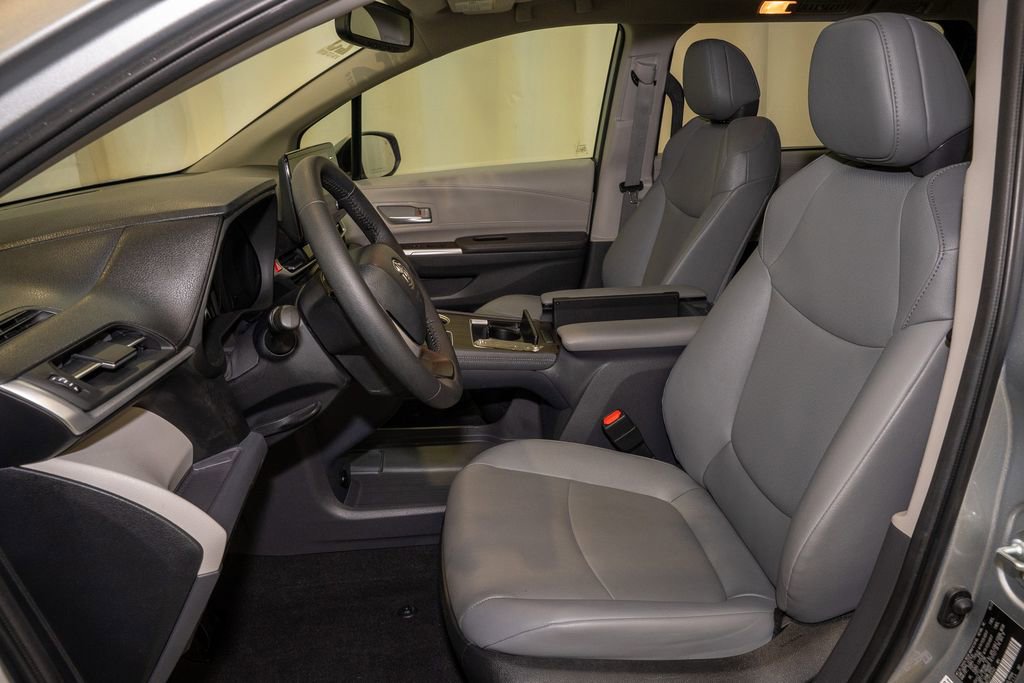 Certified 2023 Toyota Sienna XLE image 12