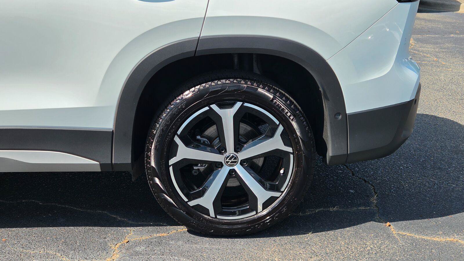 Certified 2026 Volkswagen Tiguan SE AWD/4WD image 13