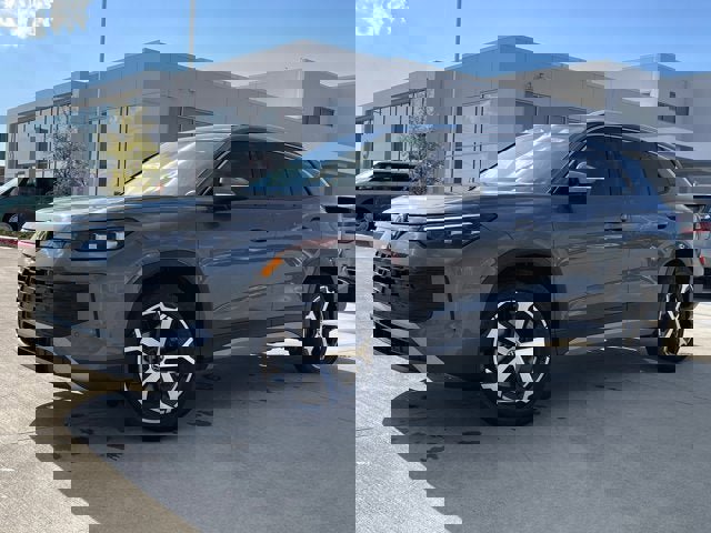 New 2025 Volkswagen Tiguan SE