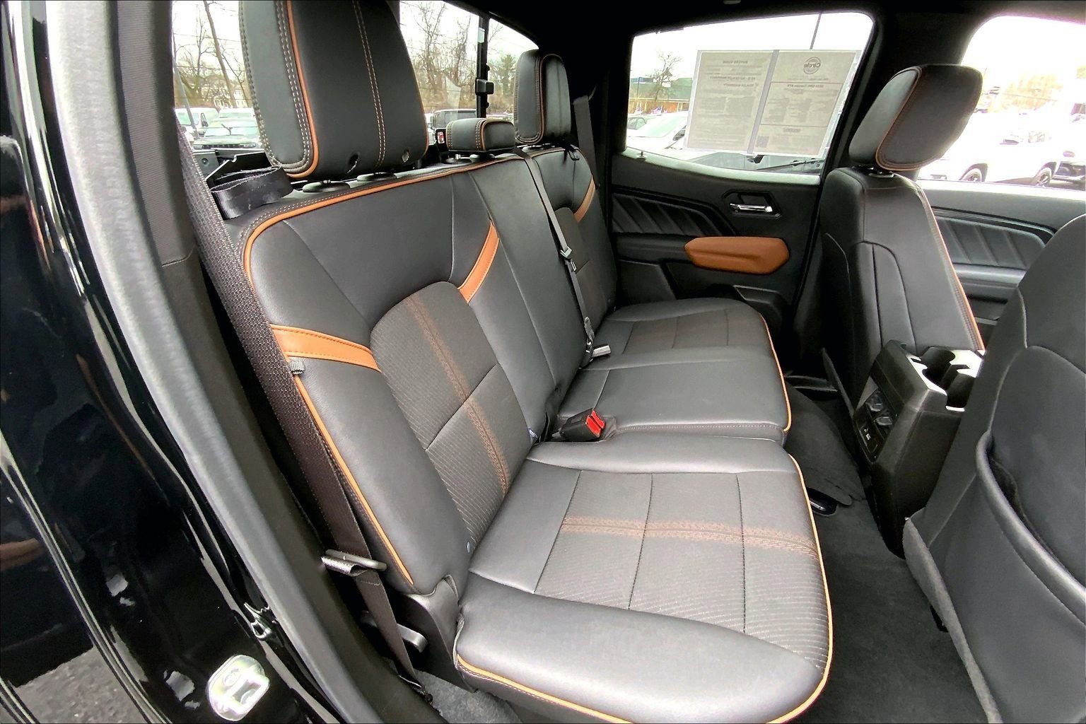 Used 2024 GMC Canyon AT4 AWD/4WD image 19