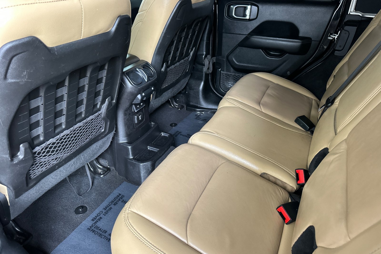Used 2018 Jeep Wrangler Unlimited Rubicon AWD/4WD image 14