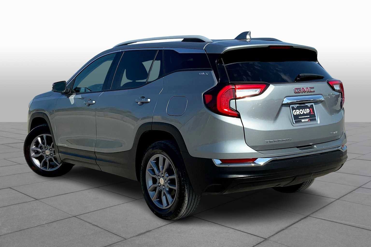 Certified 2024 GMC Terrain SLT image 10