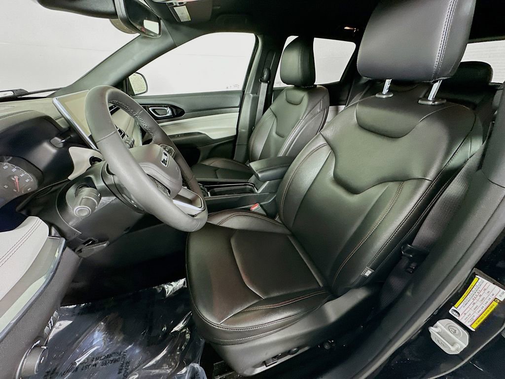 Used 2024 Jeep Compass Limited image 28