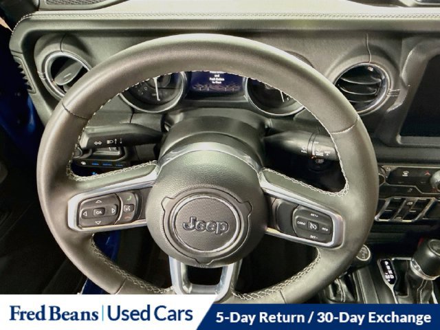 Used 2023 Jeep Wrangler Unlimited Sahara AWD/4WD image 19