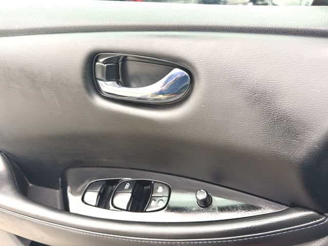 Used 2015 Nissan Leaf SL w/ Premium Package FWD image 23