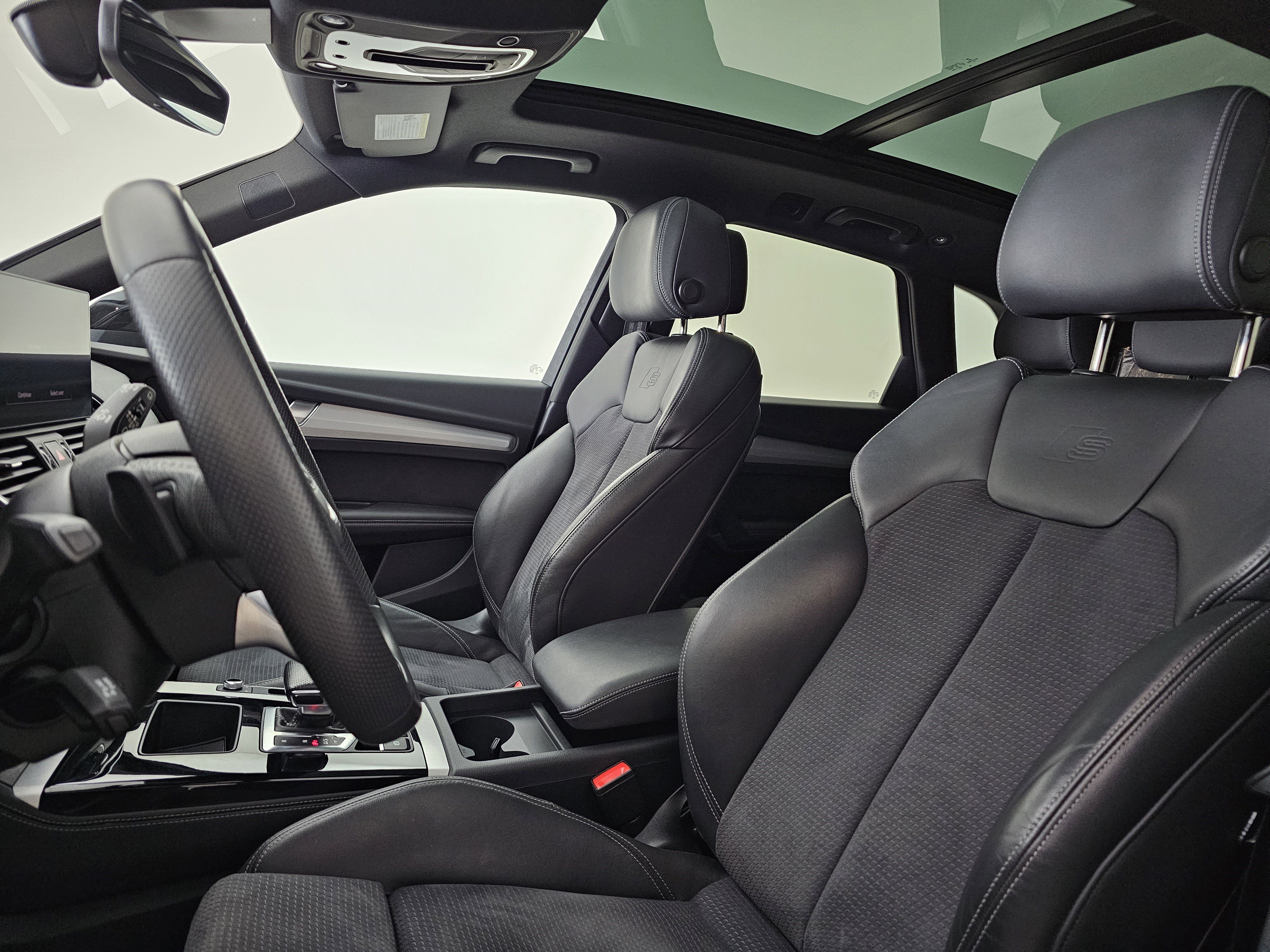 Used 2023 Audi Q5 e Premium Plus w/ Premium Plus Package image 9