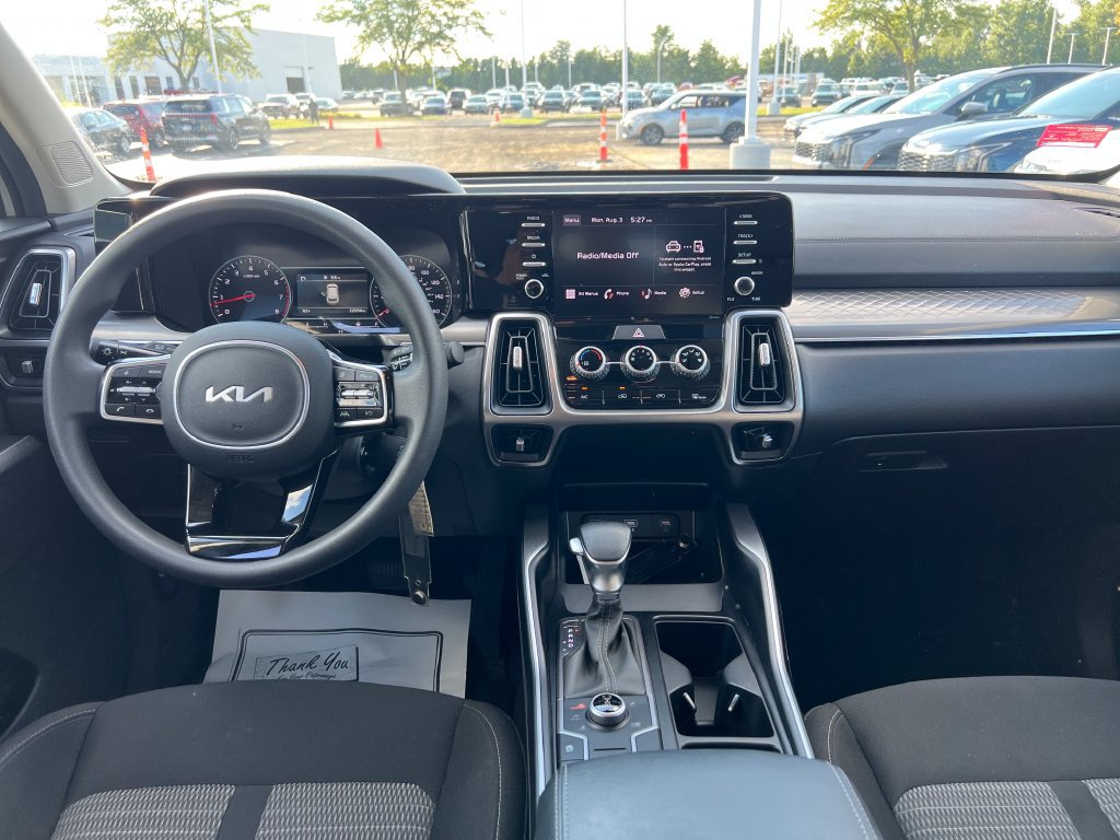 Certified 2023 Kia Sorento LX AWD/4WD image 13