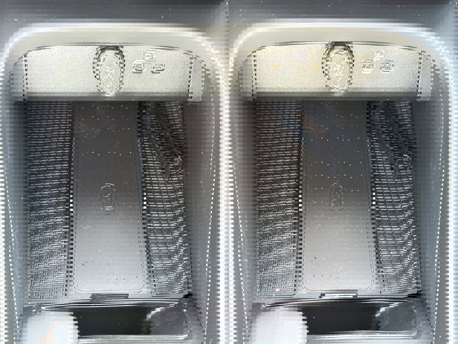 New 2026 Volvo XC40 B4 Core w/ Protection Package image 27