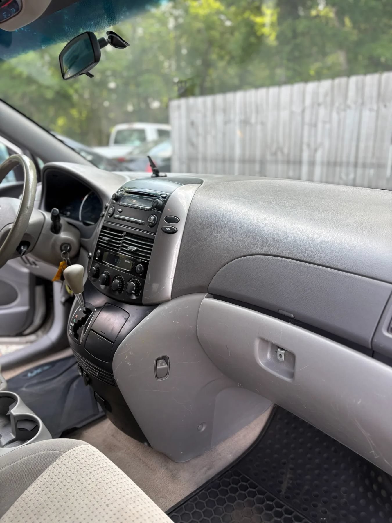 Used 2010 Toyota Sienna LE FWD image 32