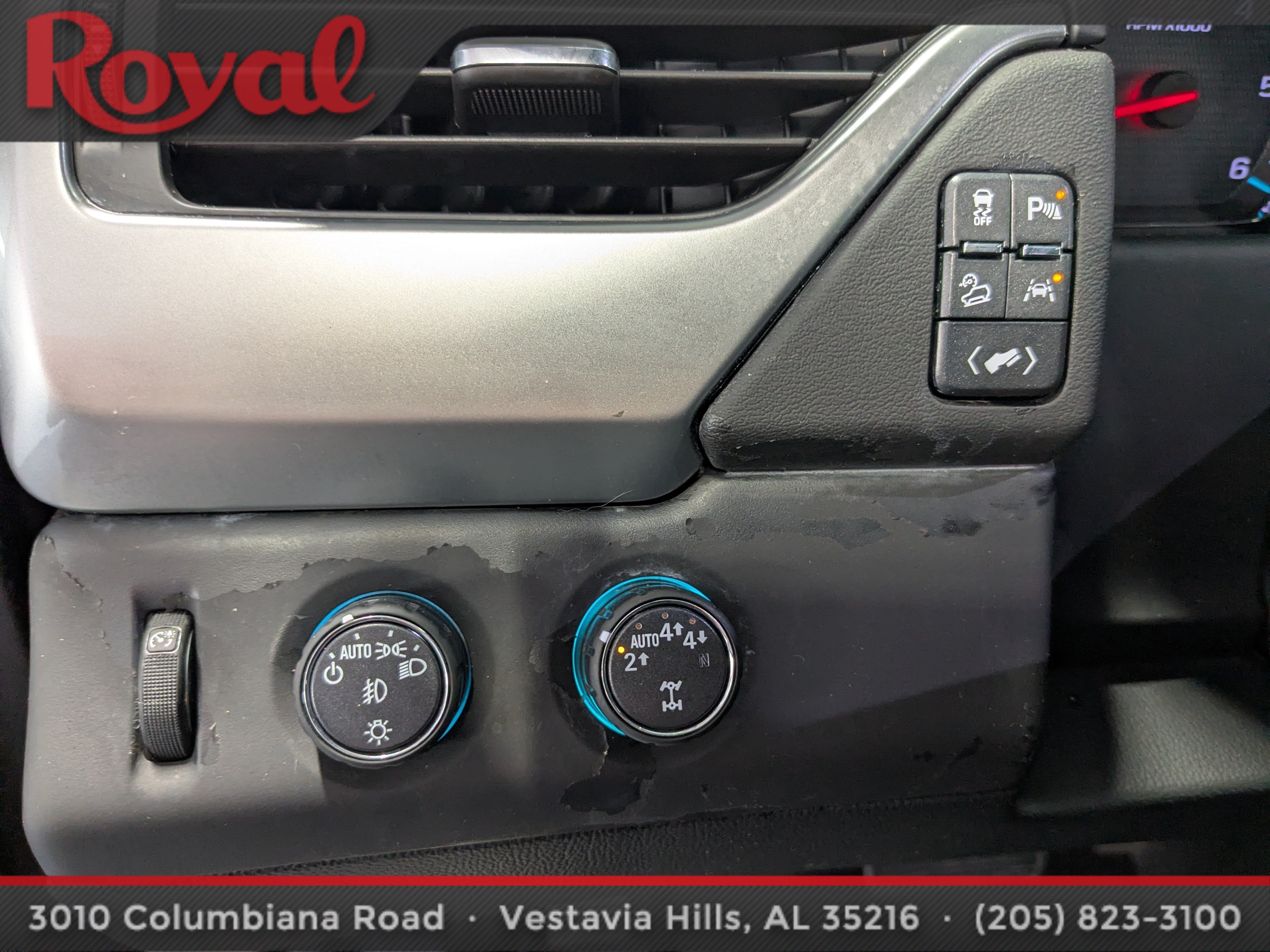 Used 2018 Chevrolet Suburban LT AWD/4WD image 23