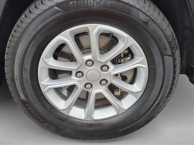 Used 2021 Jeep Grand Cherokee Laredo AWD/4WD image 25