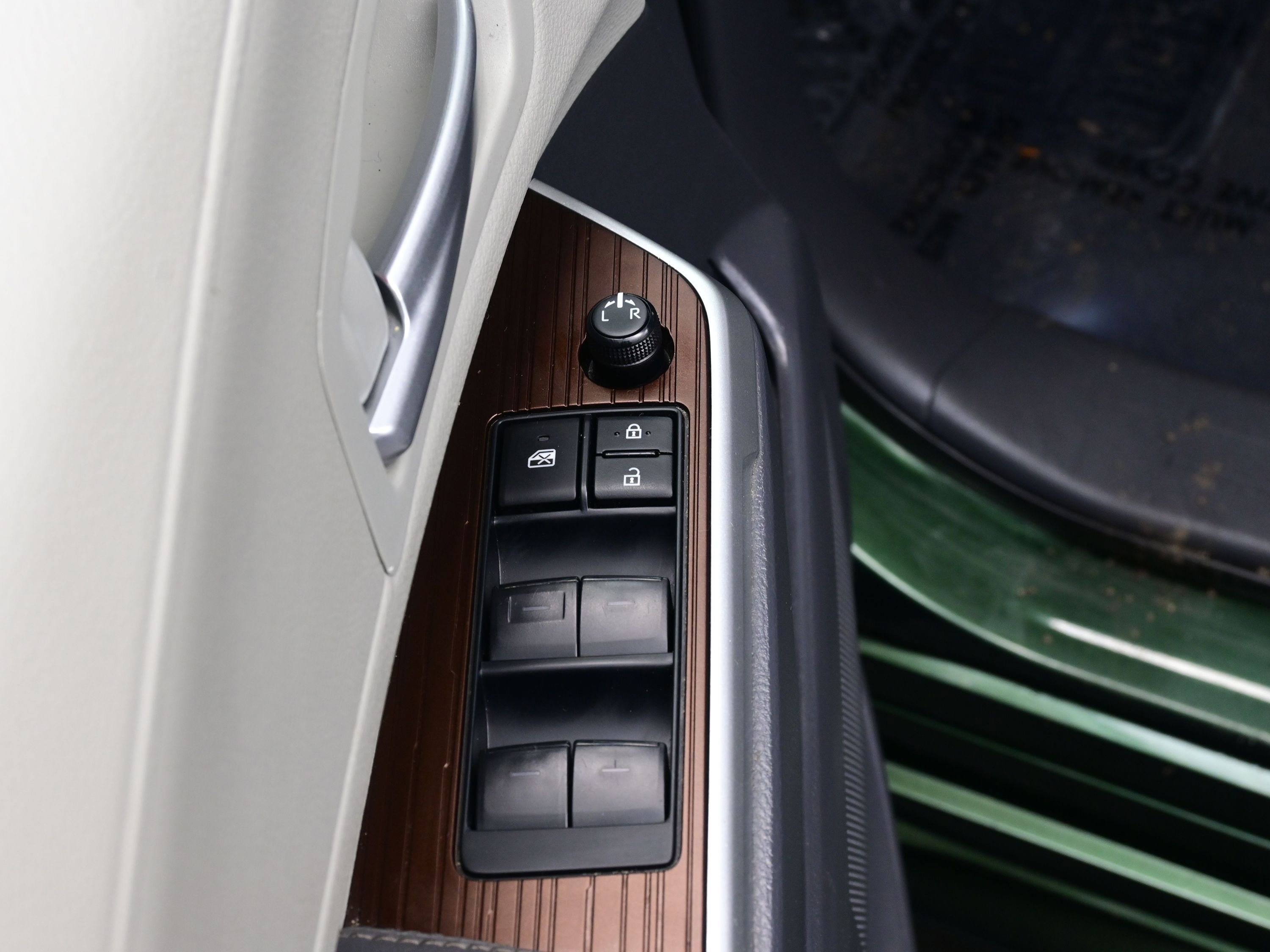 Used 2024 Toyota Sienna XLE image 10