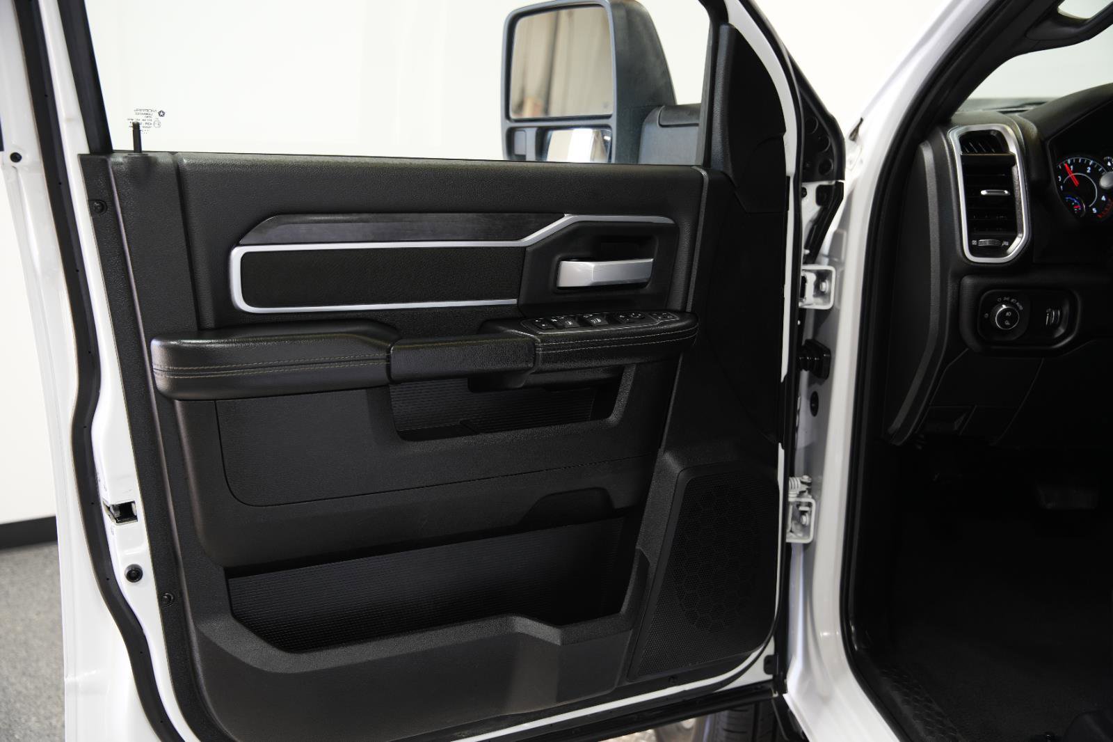 Used 2024 RAM 2500 Big Horn image 24