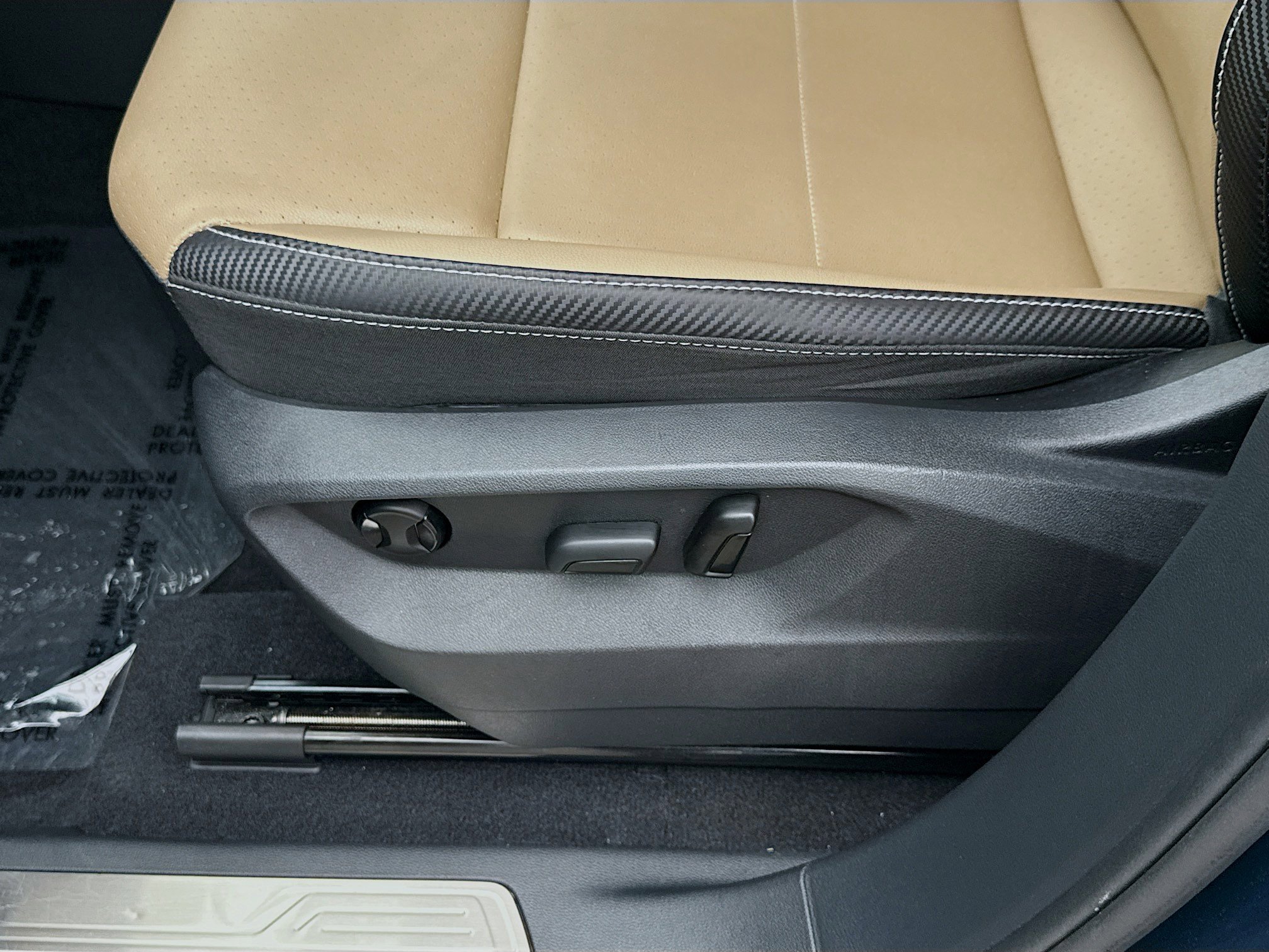 Used 2021 Volkswagen Atlas Cross Sport SE FWD image 17