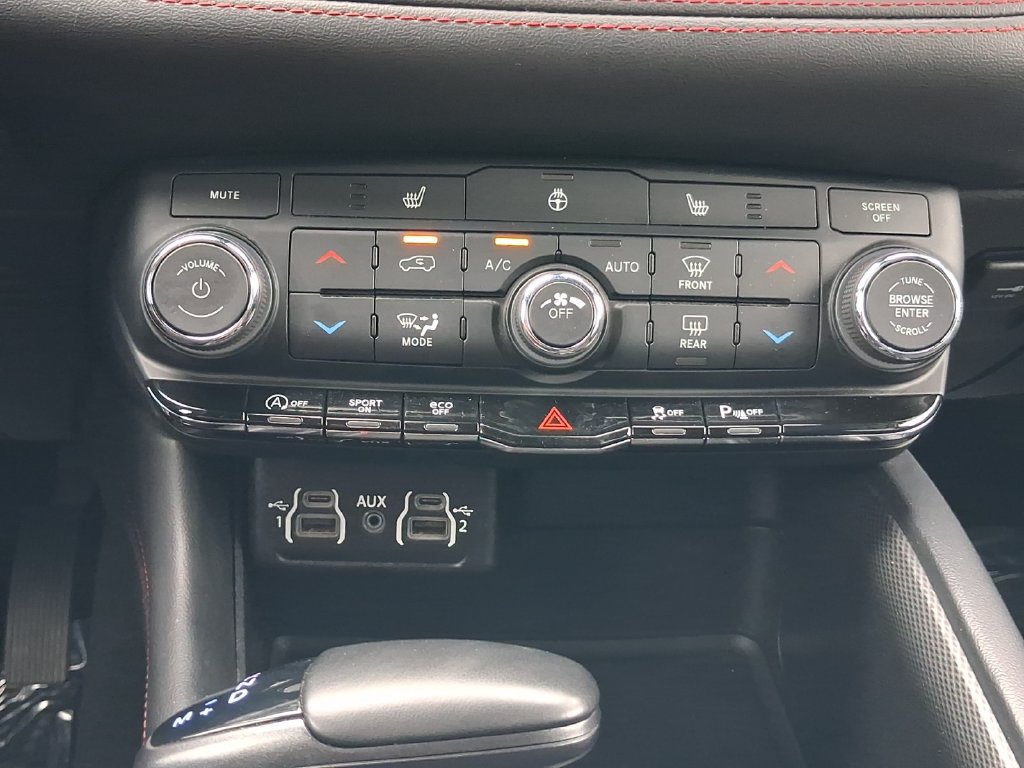 Used 2025 Dodge Durango GT RWD image 4