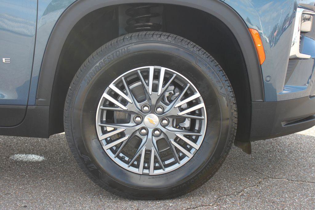 New 2026 Chevrolet Traverse LT w/ Enhanced Driving Package image 4