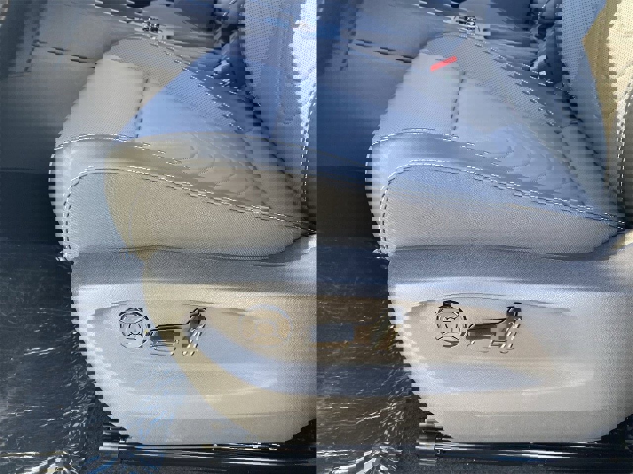 New 2025 Volkswagen Tiguan SE image 16