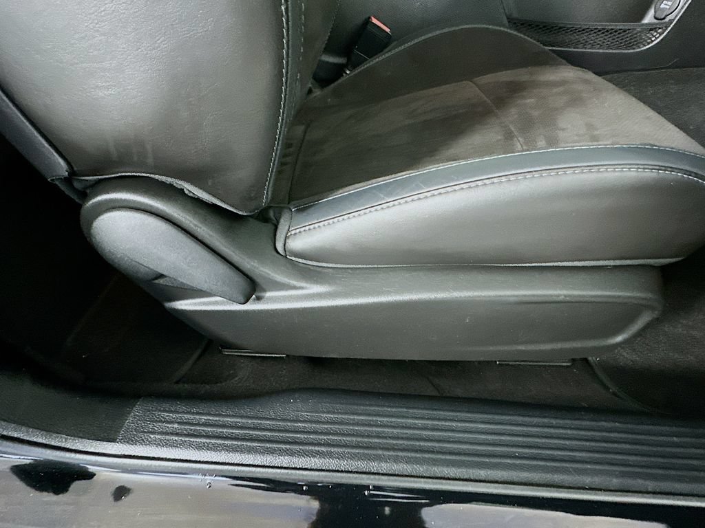 Used 2023 Dodge Challenger R/T w/ Plus Package RWD image 23