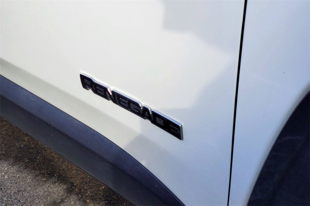 Used 2023 Jeep Renegade Latitude image 5
