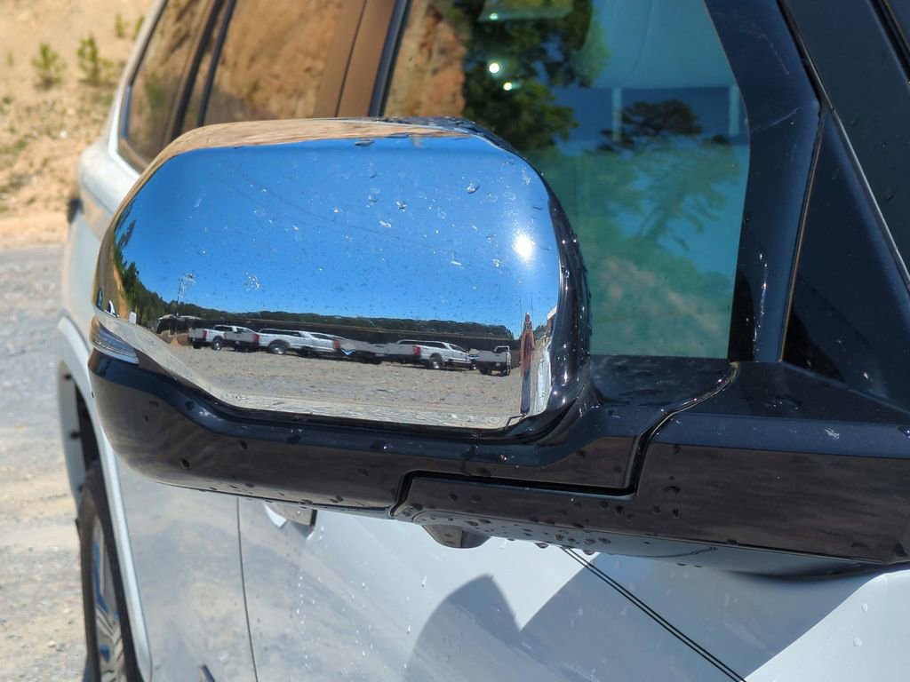 Used 2025 Toyota Sequoia Capstone image 15