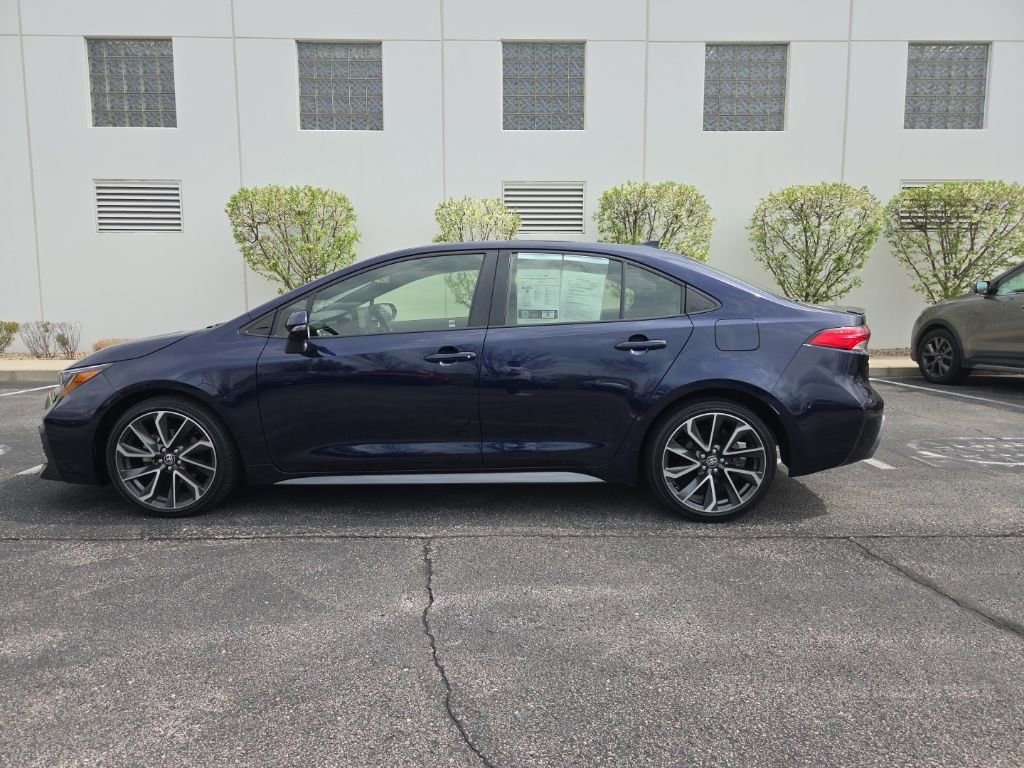 Used 2022 Toyota Corolla SE w/ SE Premium Package image 5