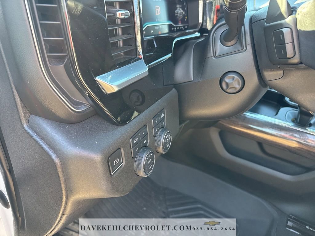 Used 2022 Chevrolet Silverado 1500 LTZ AWD/4WD image 15