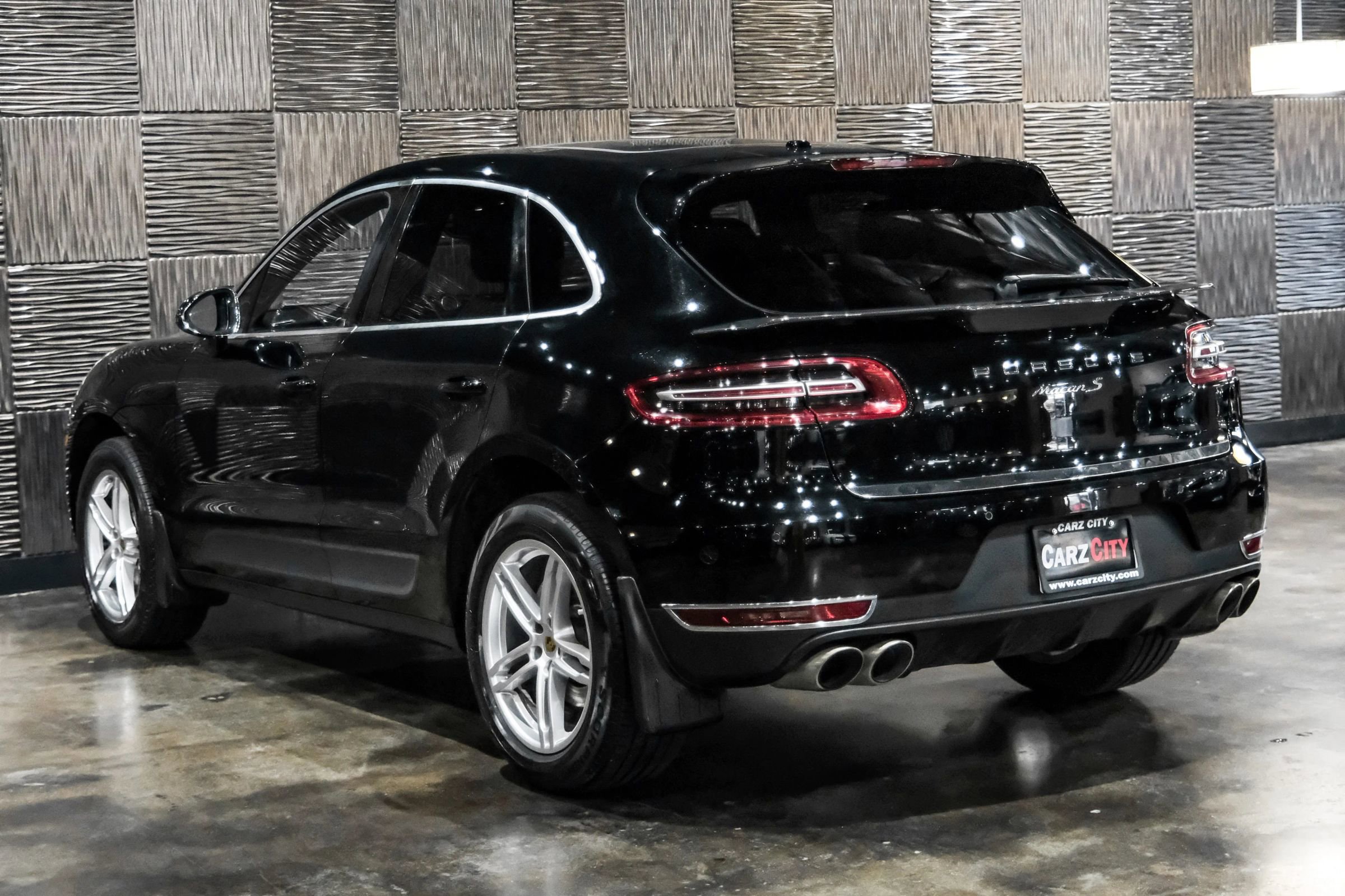 Used 2017 Porsche Macan S image 12