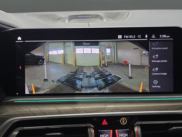 Used 2021 BMW X7 M50i w/ Dynamic Handling Package image 11