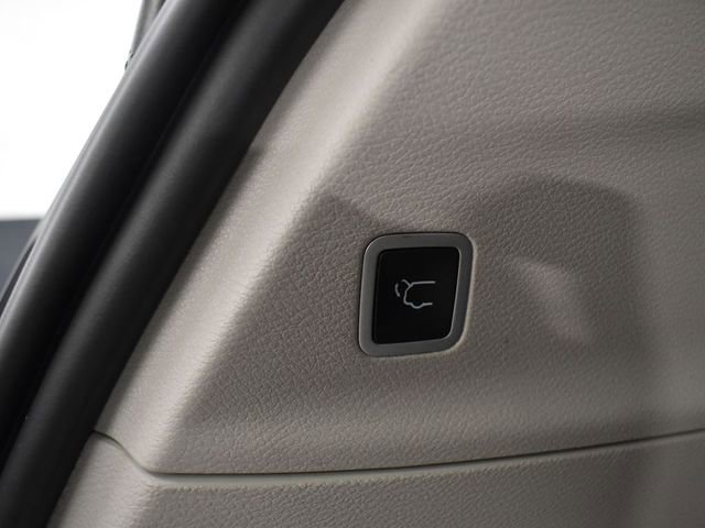 Used 2024 Chrysler Pacifica Select image 43