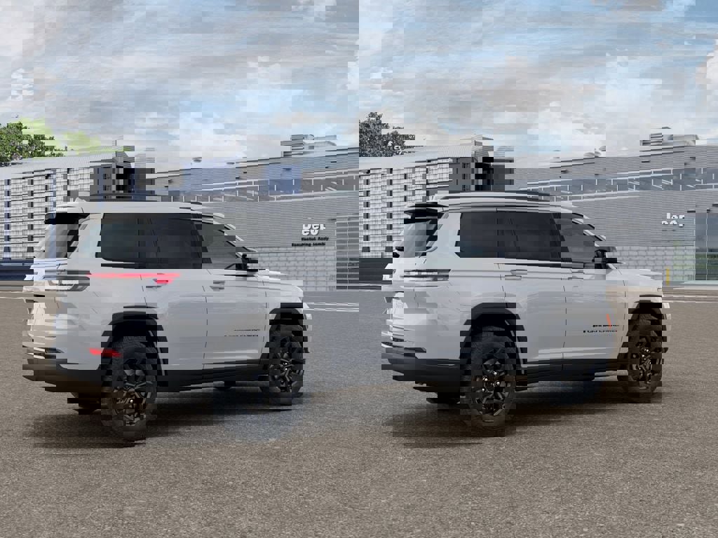 New 2026 Jeep Grand Cherokee L 4WD image 4