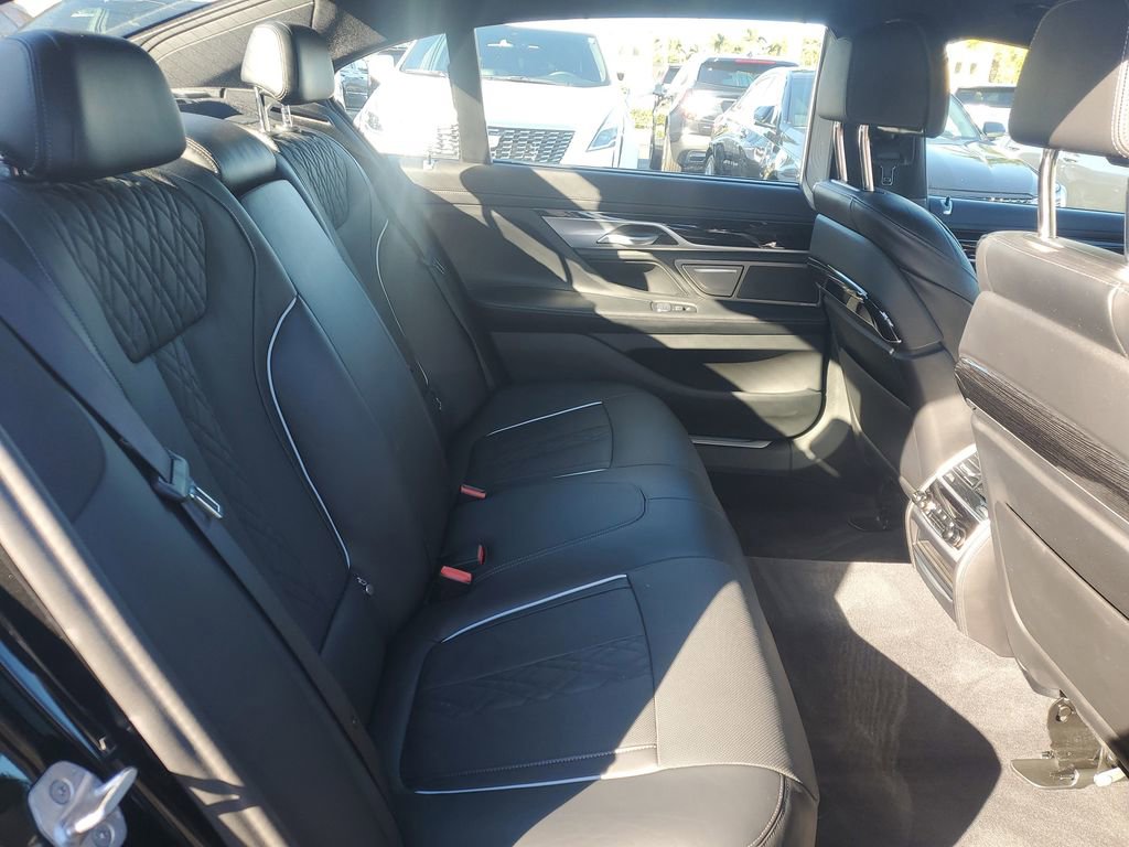 Used 2022 BMW 750i xDrive w/ Executive Package image 22
