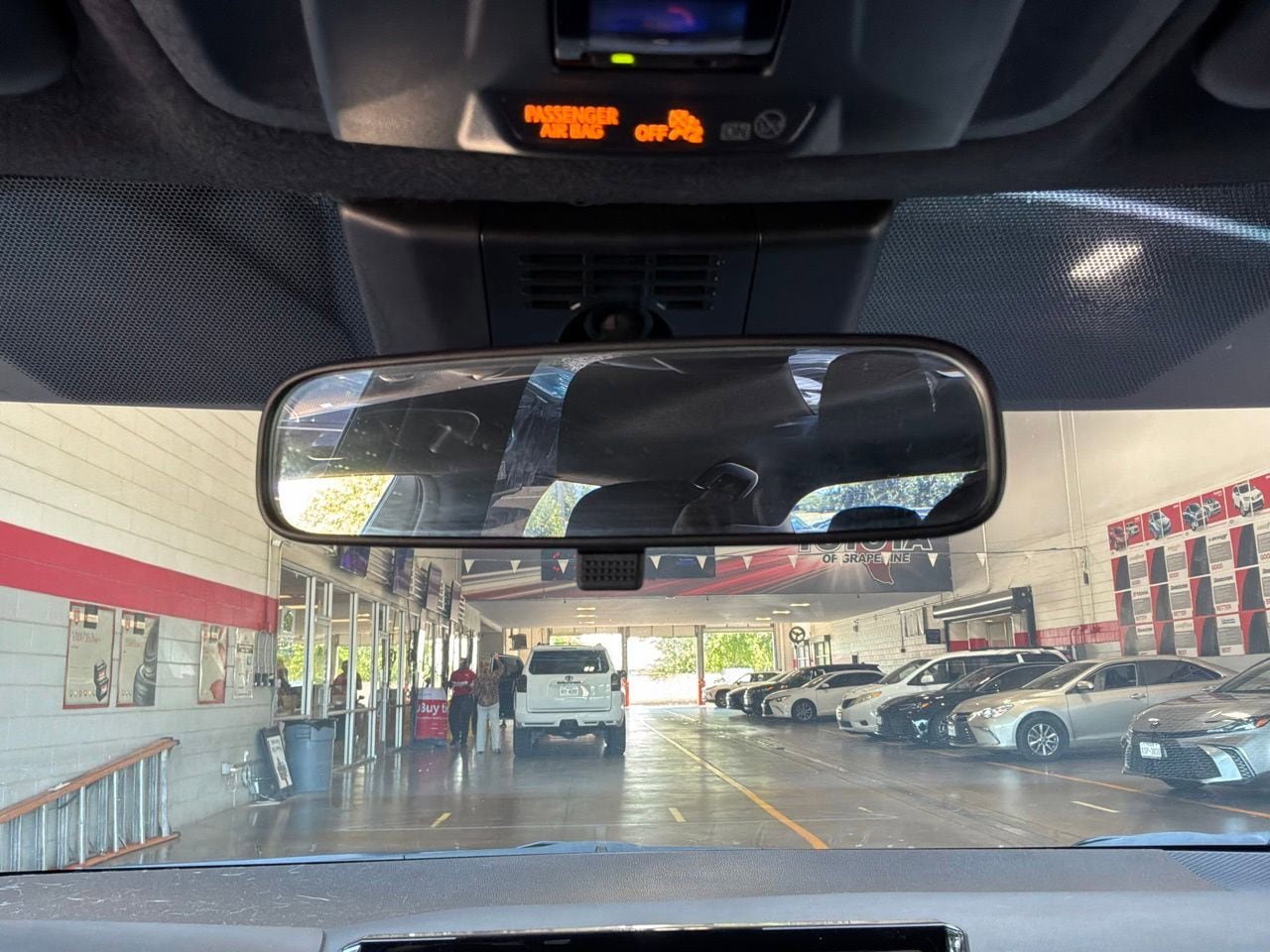 Used 2023 Toyota Corolla SE FWD image 17