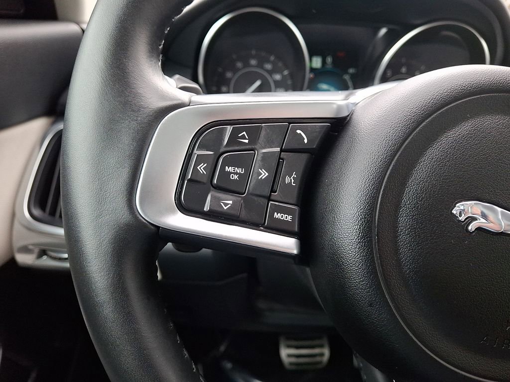 Used 2020 Jaguar E-PACE R-Dynamic SE image 22