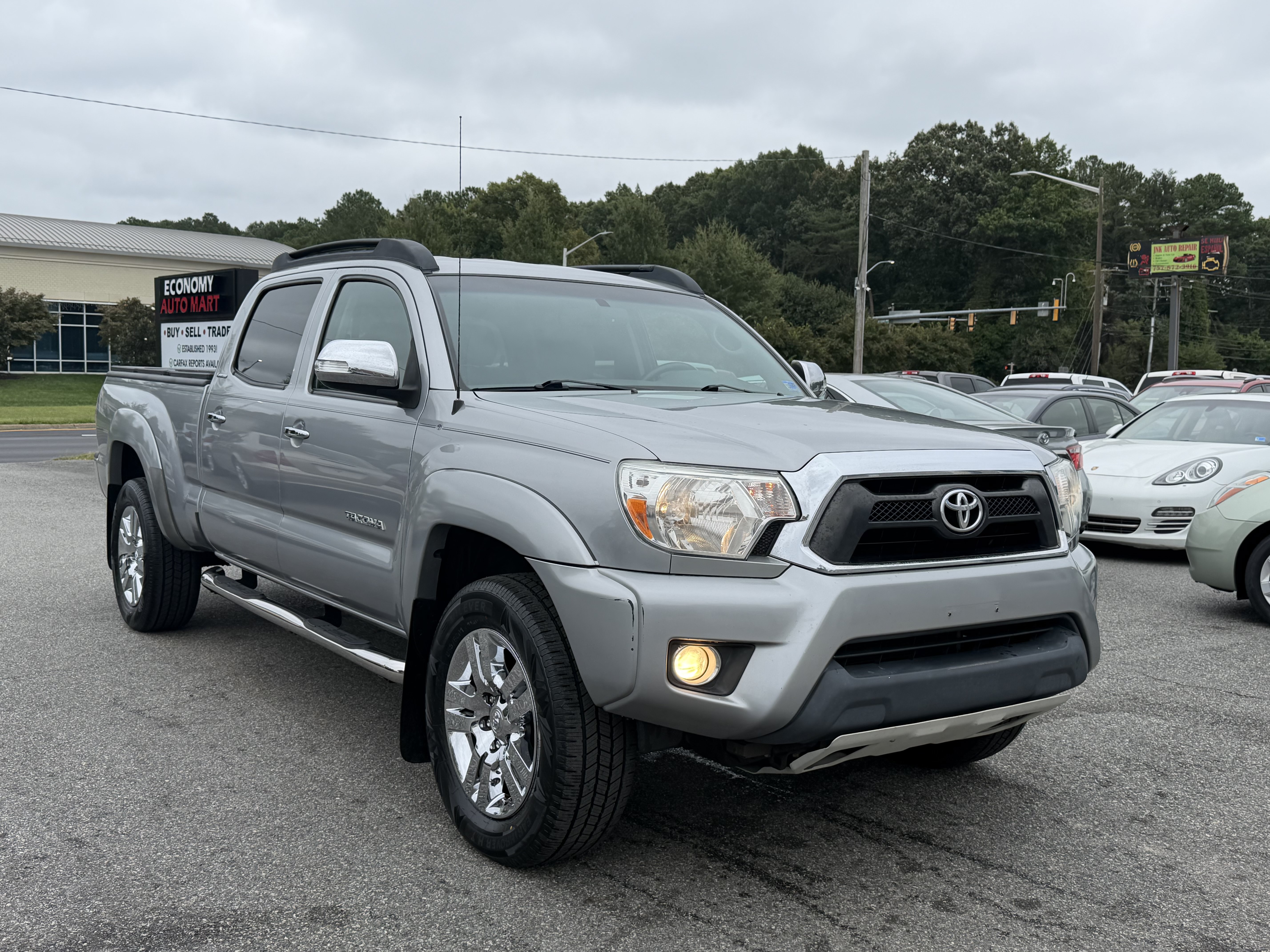 Used 2015 Toyota Tacoma 4x4 Double Cab w/ Limited Package image 4