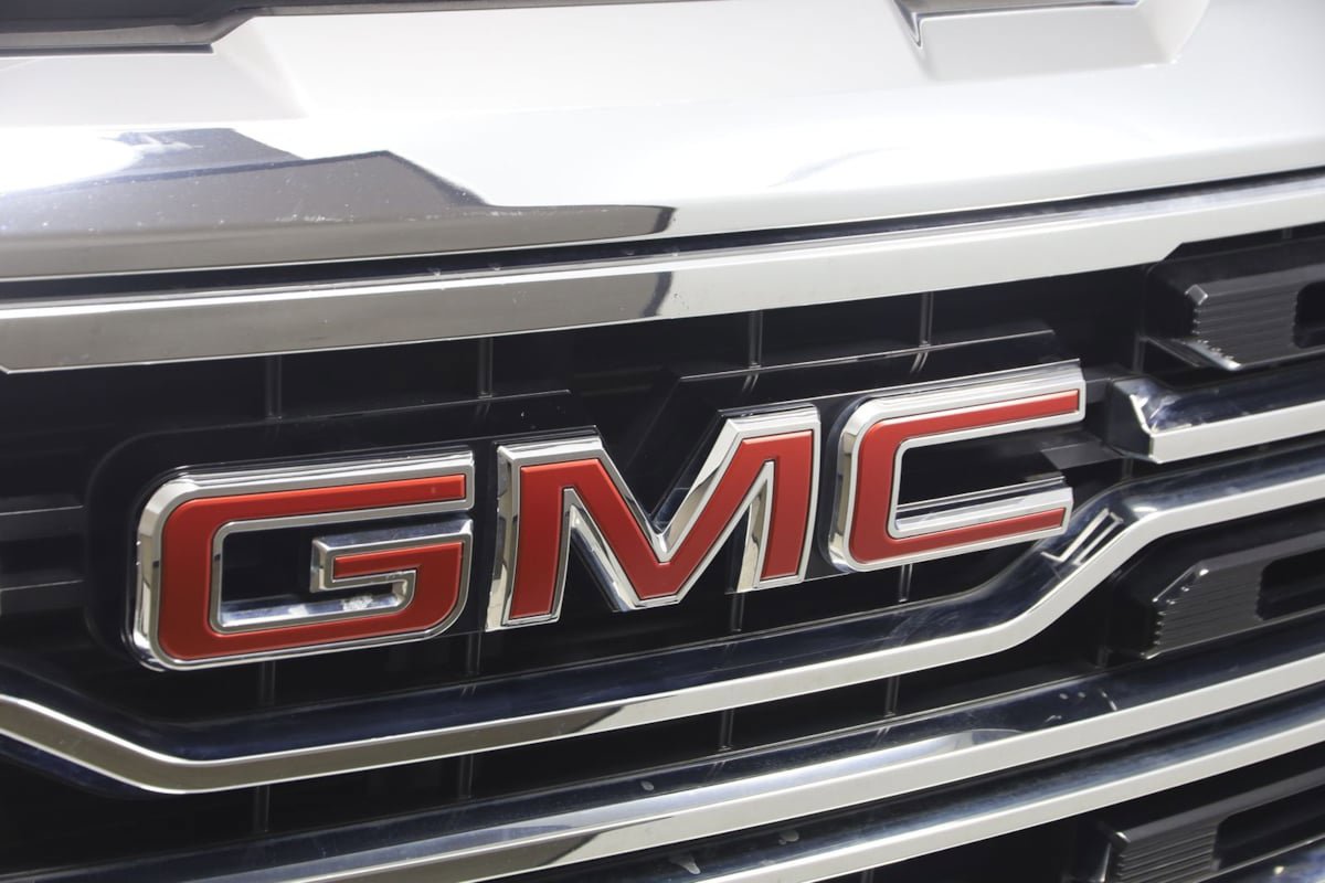 Used 2023 GMC Sierra 1500 SLT w/ SLT Convenience Package AWD/4WD image 17