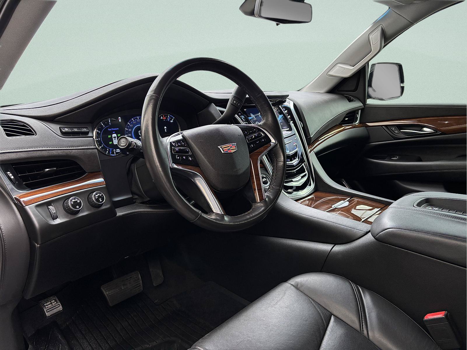 Used 2020 Cadillac Escalade Luxury AWD/4WD image 15