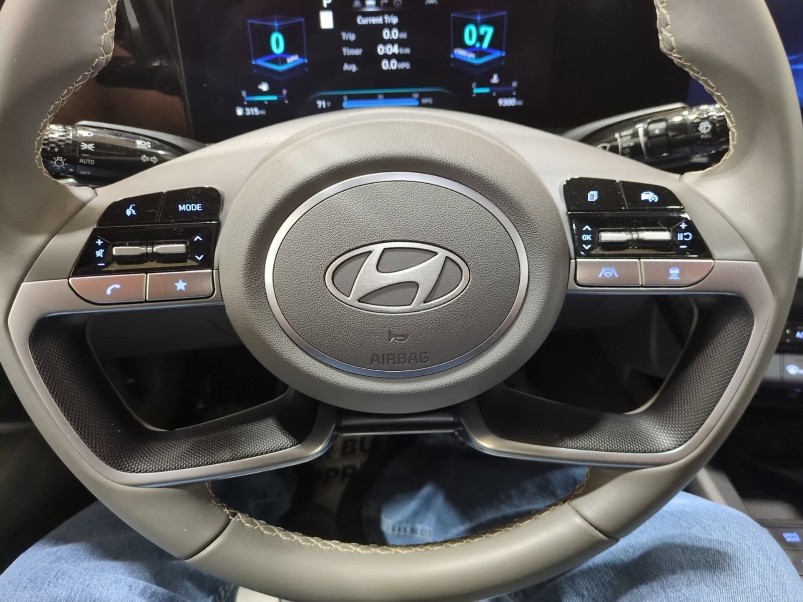 Certified 2024 Hyundai Elantra SEL w/ Convenience Package FWD image 19