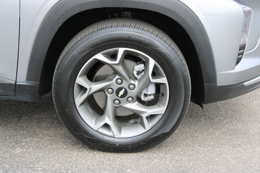 Used 2025 Chevrolet Trax LT image 12