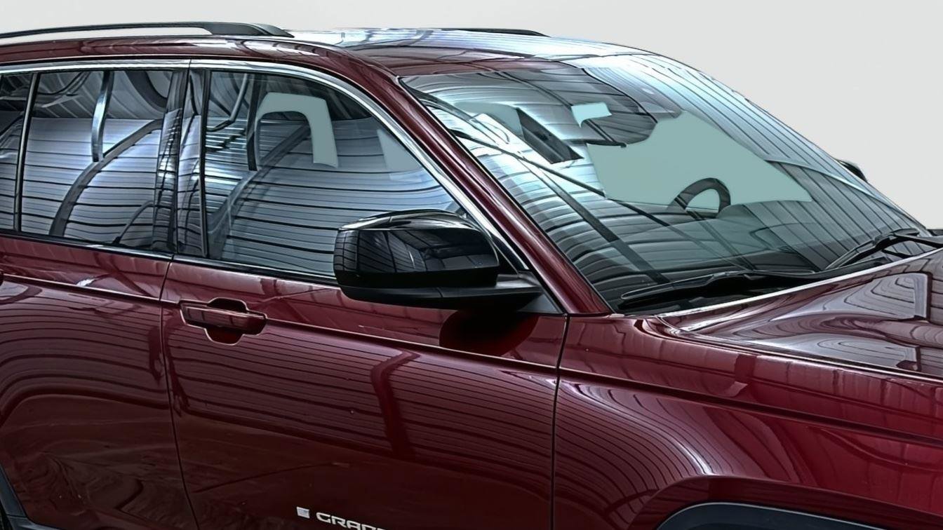 Used 2024 Jeep Grand Cherokee Laredo image 15