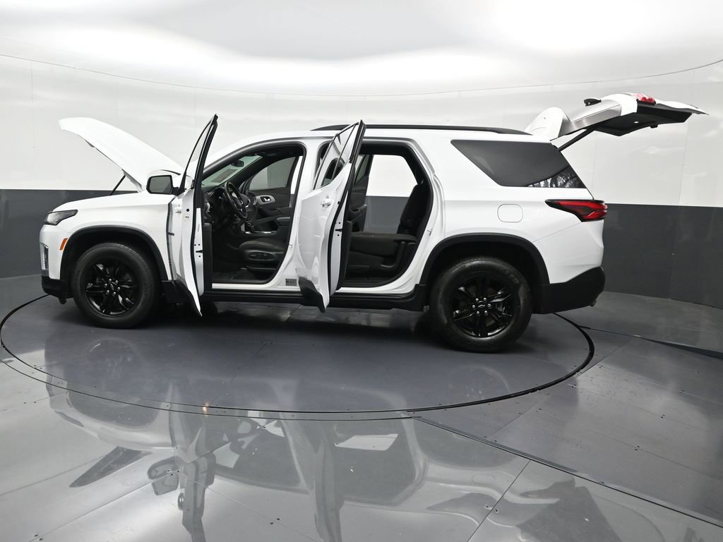 Used 2023 Chevrolet Traverse LT image 34
