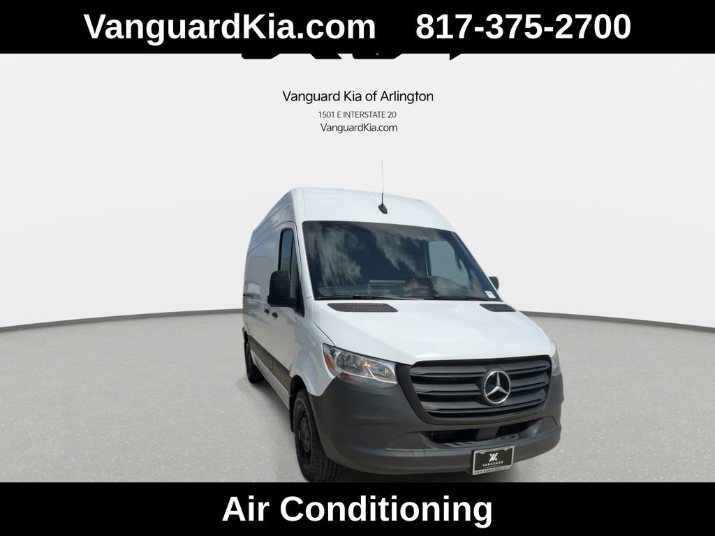 Used 2025 Mercedes-Benz Sprinter 2500 image 3