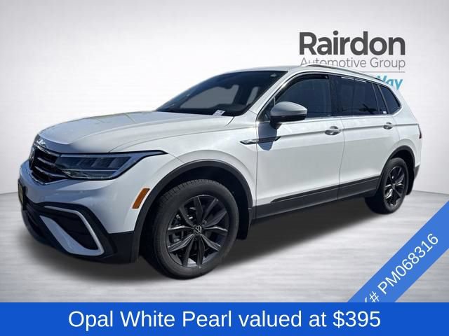 Used 2023 Volkswagen Tiguan SE w/ Panoramic Sunroof Package AWD/4WD image 3