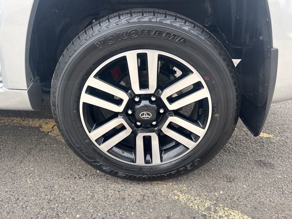 Used 2024 Toyota 4Runner Limited image 12