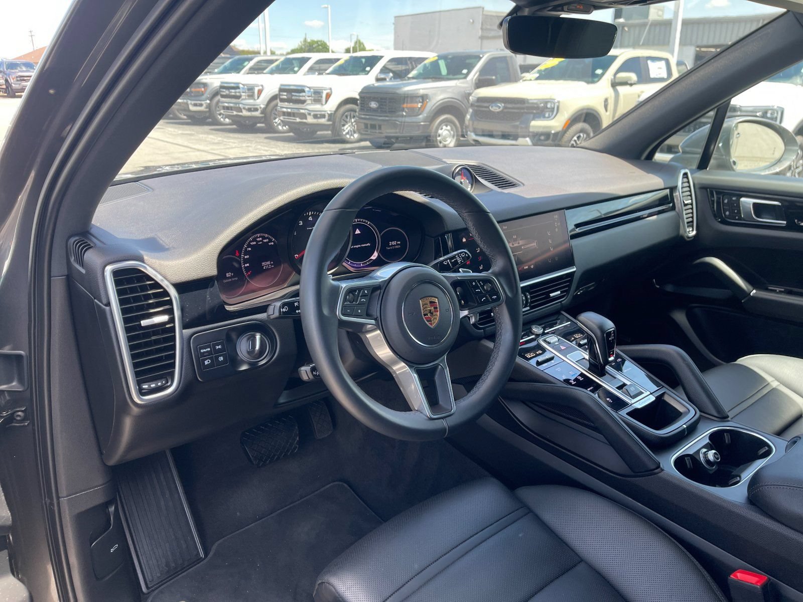 Used 2023 Porsche Cayenne AWD/4WD image 11